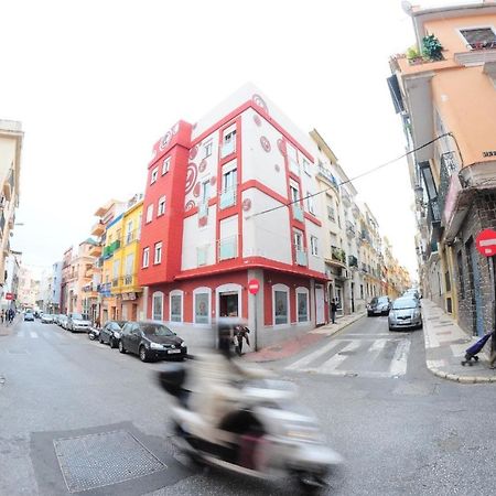 Bbtk Hostel Malaga Bagian luar foto