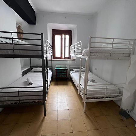 Bbtk Hostel Malaga Bagian luar foto
