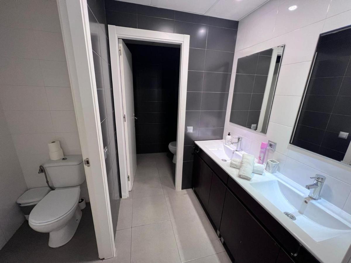 Bbtk Hostel Malaga Bagian luar foto