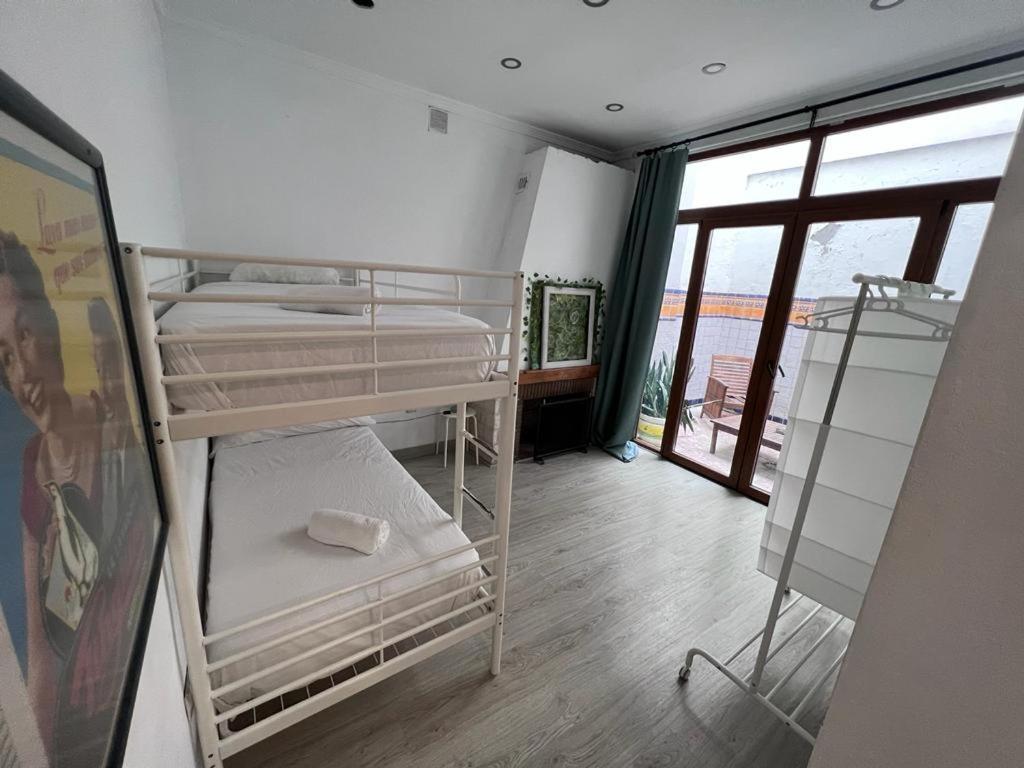 Bbtk Hostel Malaga Bagian luar foto