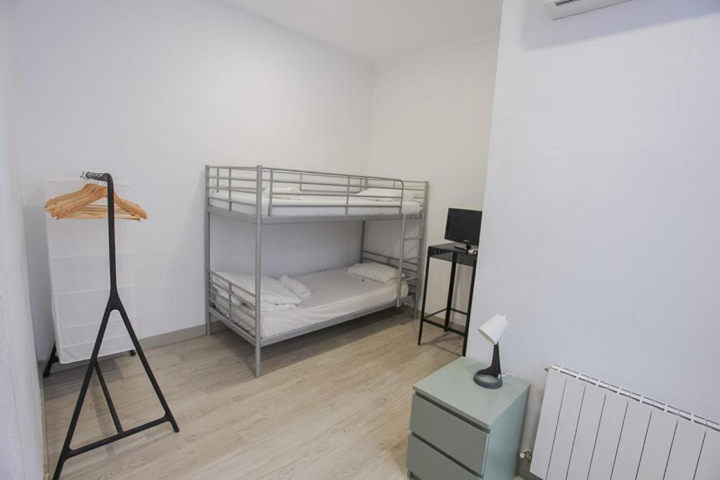 Bbtk Hostel Malaga Bagian luar foto